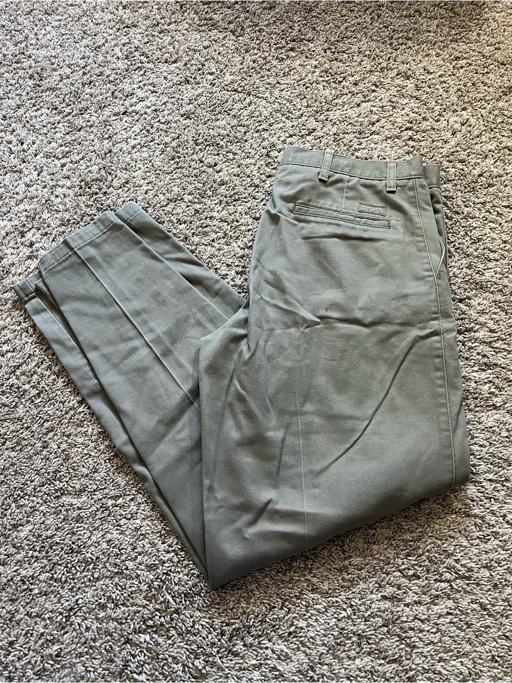 Lee Mens Relaxed Fit Chino Pants 34x32 Gray Olive Green Flat Front Casual Slacks